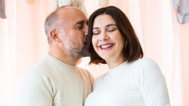Bergüzar Korel İlk Kez Bebeğinin Fotoğrafını Paylaştı