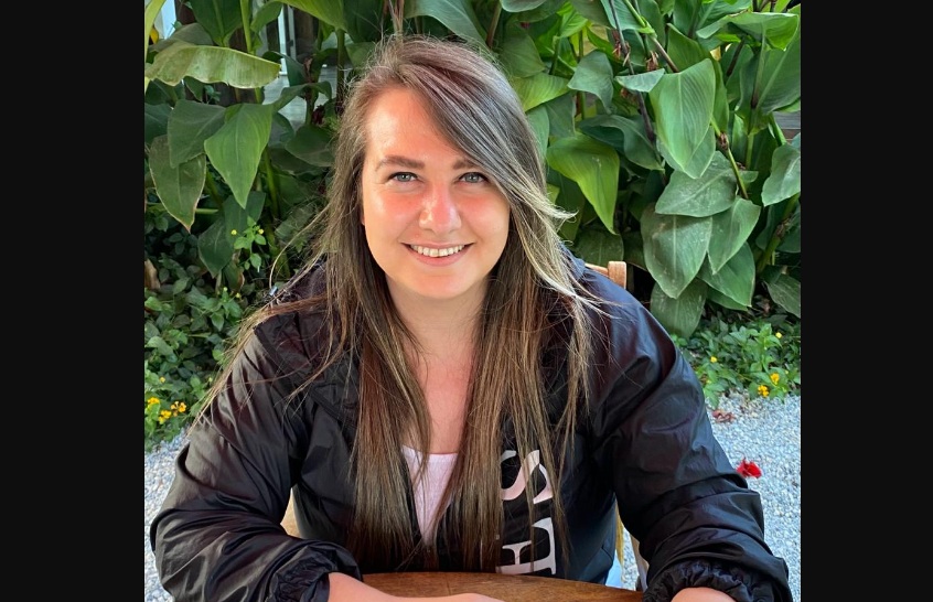 Akademisyen Gülbahar Akgün Trabzonspor Hayranlığı İle Dikkat Çekiyor