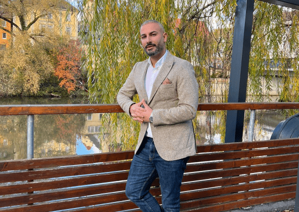 Son Zamanlarda İsminden Çok Söz Ettiren Serkan Oral!